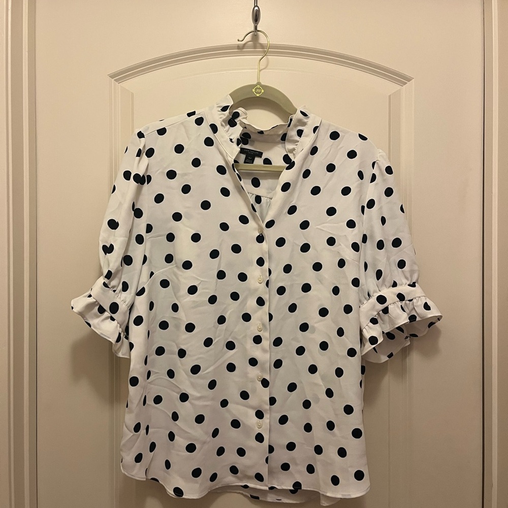 Cute Ann Taylor white top with black polka dots. Worn only twice. Size XL Petite